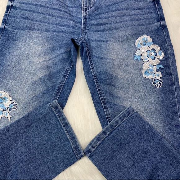 Justice Flower Apliquรฉ Embellished Blue Jeans 
Size 12 - Picture 11 of 14